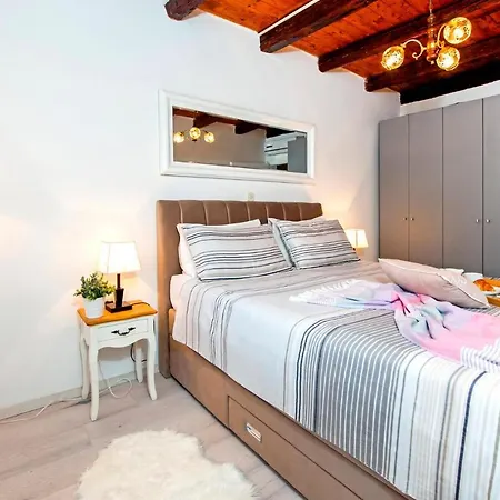 Two-bedroom Holiday In Mrgani
