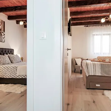 Two-bedroom Holiday In * Mrgani