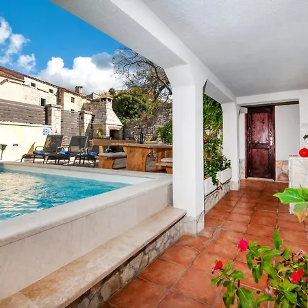 Дом отдыха Two-bedroom Holiday In Mrgani