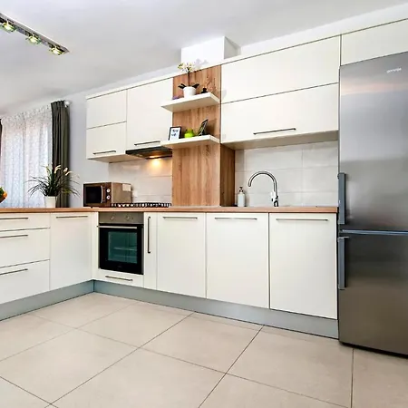 Two-bedroom Holiday In * Mrgani